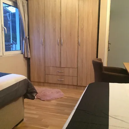 アパート Zelenika Apartman